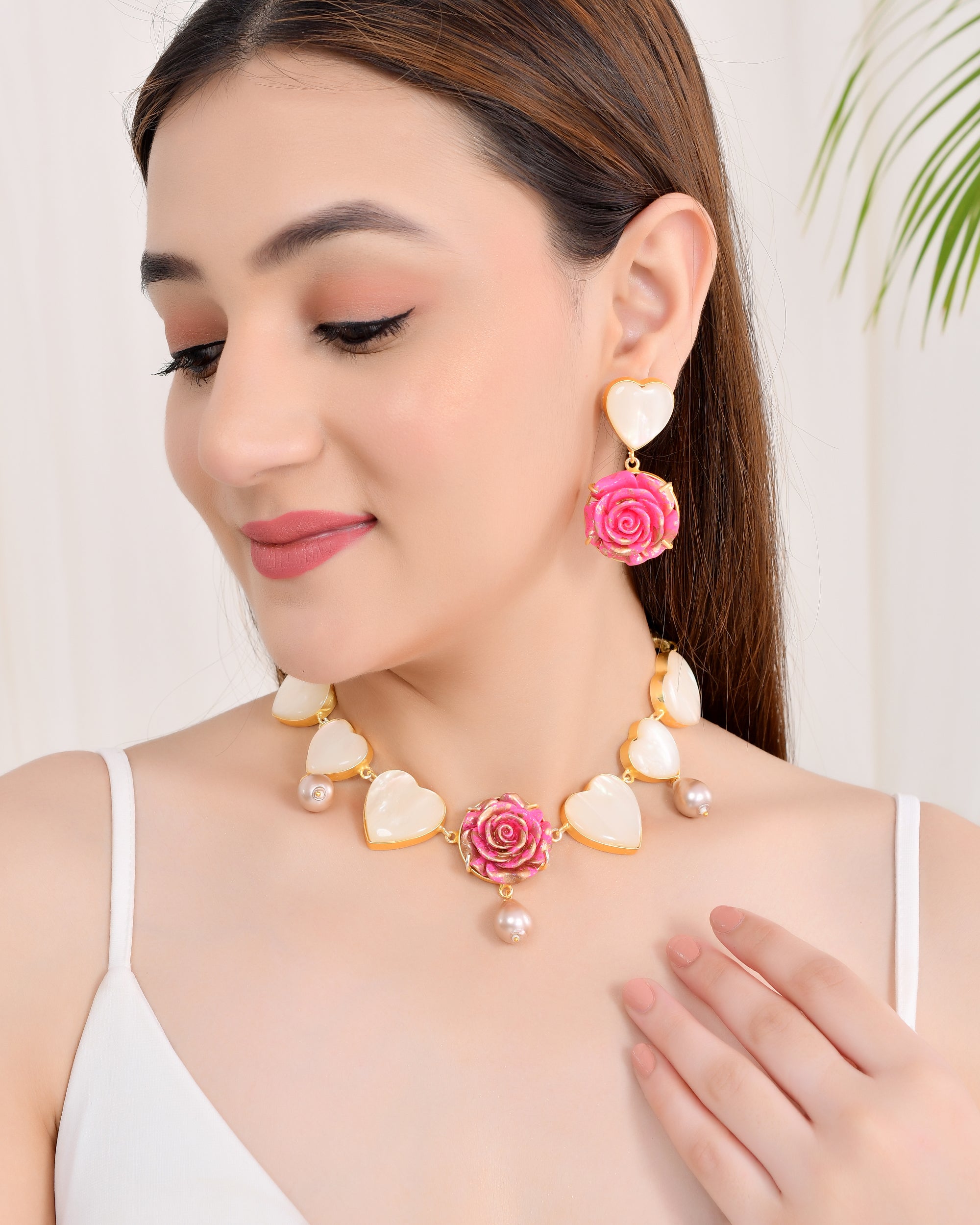 PINK CHAMPAGNE NECKLACE